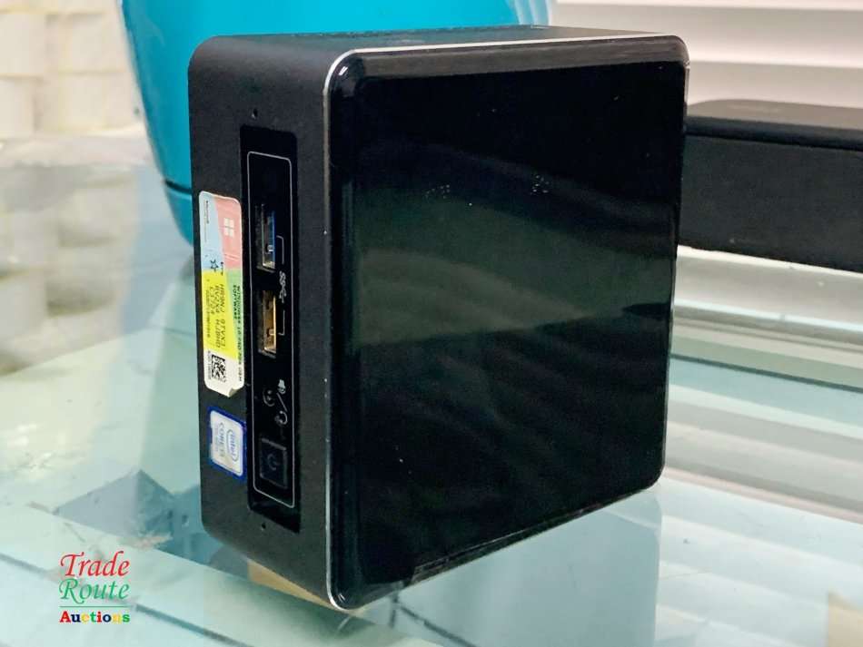 Intel NUC Mini-PC NUC7i3BNH DESKTOP PC | CORE i3 7100U 7th Gen 2.4GHz | 8GB RAM | 256GB SSD
