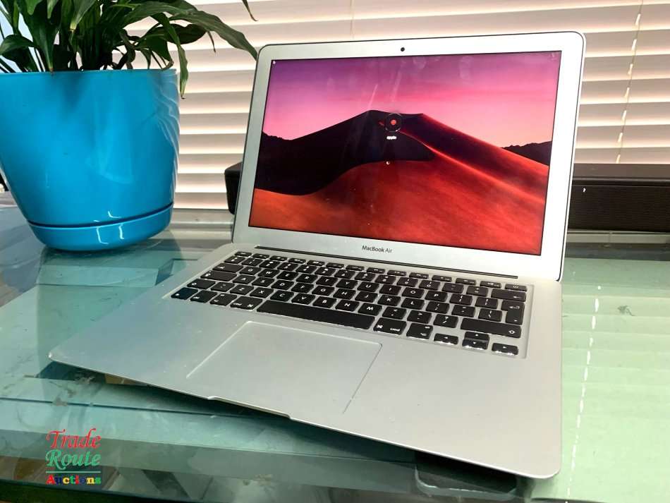 2017 MacBook Air 13.3-inch | Core i5 1.8GHz | 8GB RAM | 128GB SSD MACBOOK AIR 13 INCH