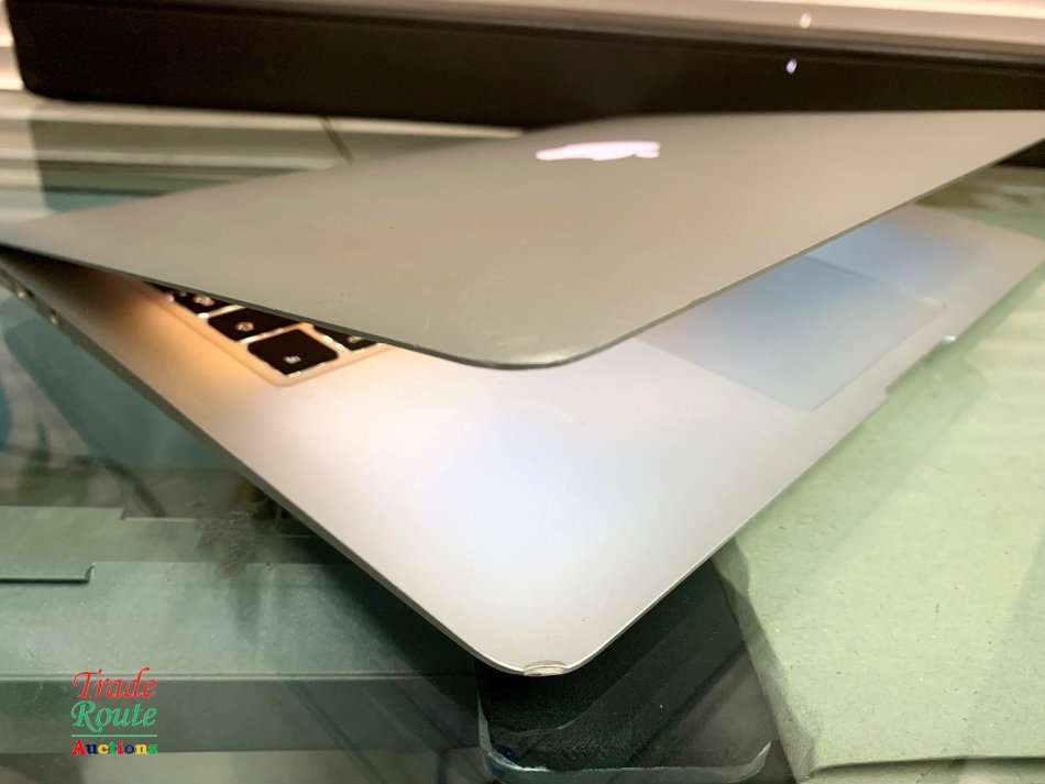 2017 MacBook Air 13.3-inch | Core i5 1.8GHz | 8GB RAM | 128GB SSD MACBOOK AIR 13 INCH