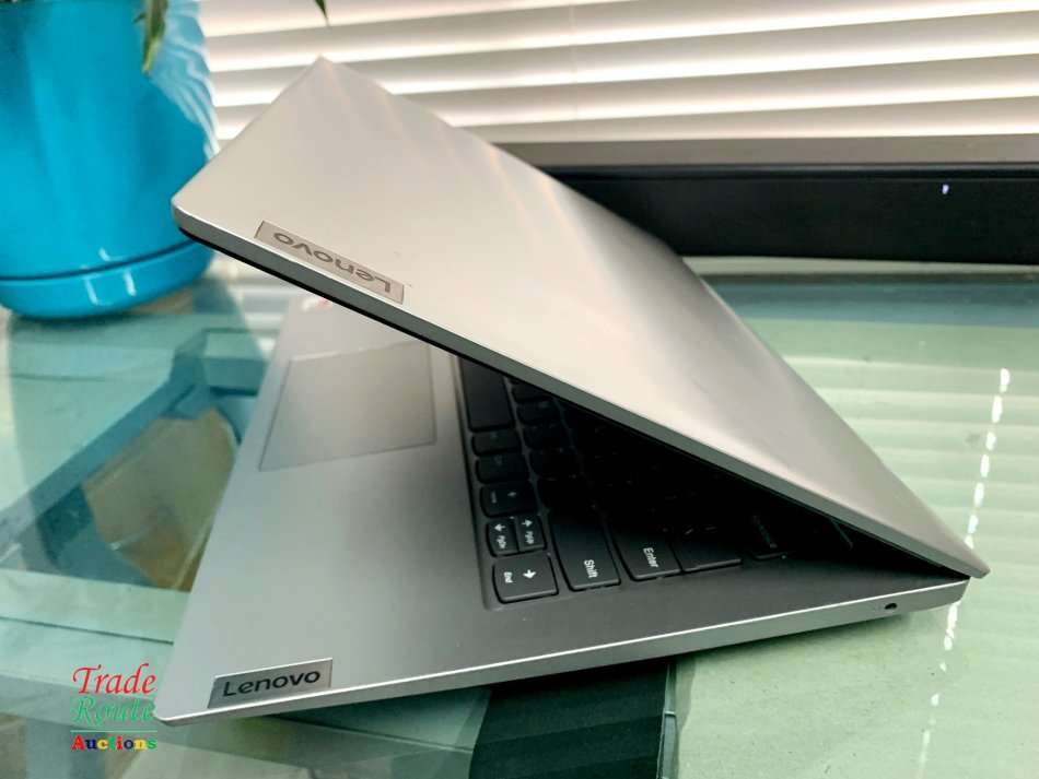 Lenovo IdeaPad 81VS Notebook PC - AMD A4-9120e / 14` HD / 4GB RAM / 64GB eMMC