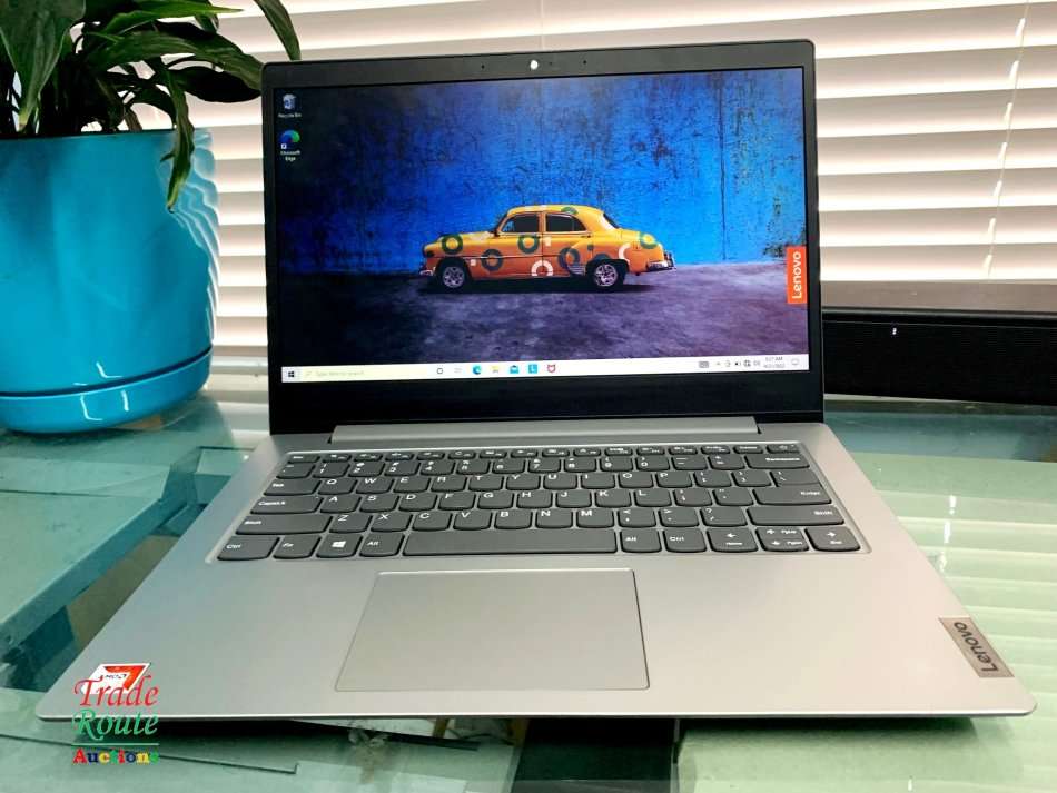 Lenovo IdeaPad 81VS Notebook PC - AMD A4-9120e / 14` HD / 4GB RAM / 64GB eMMC