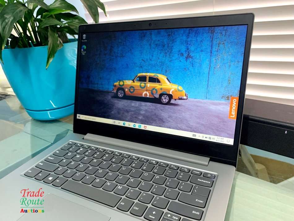 Lenovo IdeaPad 81VS Notebook PC - AMD A4-9120e / 14` HD / 4GB RAM / 64GB eMMC
