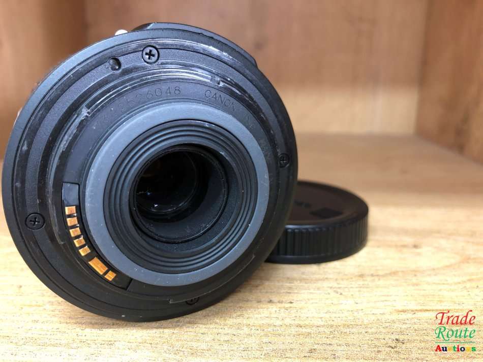 Canon EF-S 55-250m IS (Image Stabilizer)  Lens for Canon DSLR Cameras