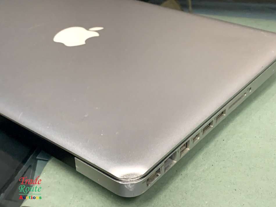 MacBook Pro 13.3-inch | Core i5  - Apple Laptop