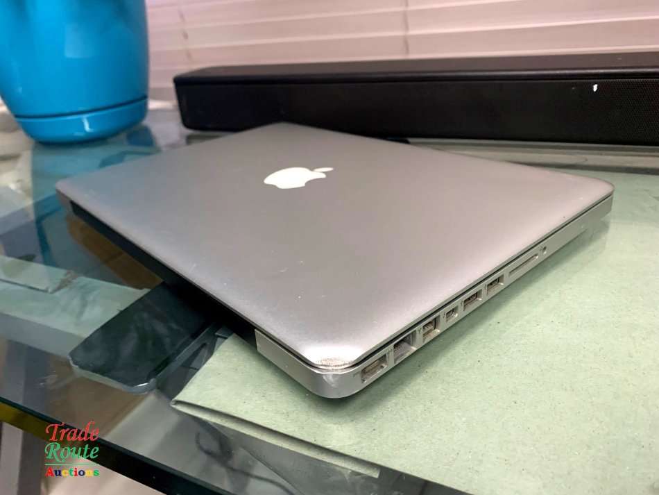 MacBook Pro 13.3-inch | Core i5  - Apple Laptop