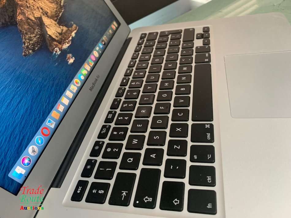 2017 MacBook Air 13.3-inch | Core i5 1.8GHz | 8GB RAM | 128GB SSD MACBOOK AIR 13 INCH