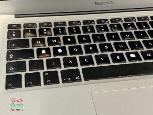 MacBook Air 13.3-inch | Core i5 1.3GHz | 4GB RAM | 256GB SSD DRIVE **  MID 2013***