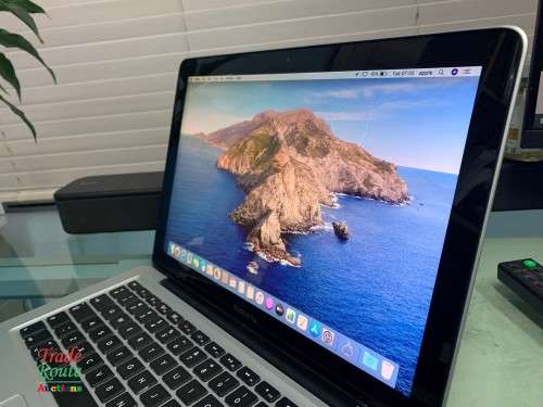 MacBook Pro 13.3-inch | Core i5 2.5GHz | 8GB RAM | 500GB HDD | Apple Laptop [CRACKED OUTER GLASS]