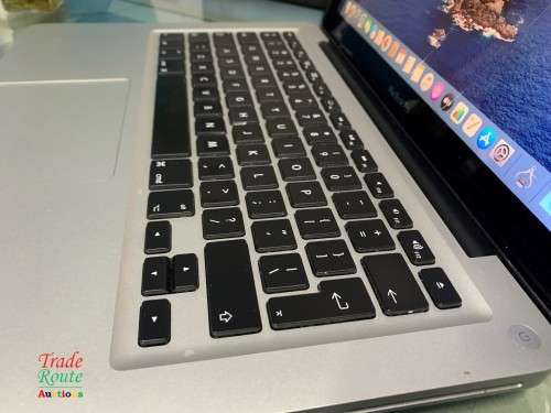 MacBook Pro 13.3-inch | Core i5 2.5GHz | 8GB RAM | 500GB HDD | Apple Laptop [CRACKED OUTER GLASS]