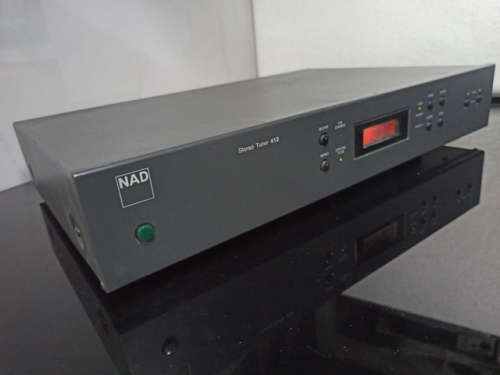 NAD 412 AM / FM Digital Stereo Tuner