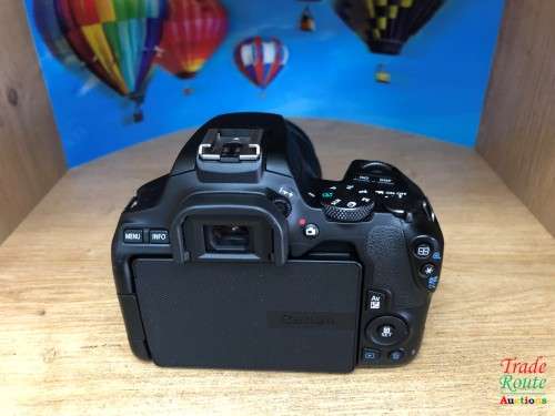 Canon EOS 250D DSLR Camera Kit - 24.1MP - DIGIC 8 - UHD 4K Video and 4K Time-Lapse Movie