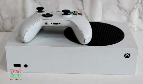 Microsoft - Xbox Series S 512GB SSD Console + 1 Controller