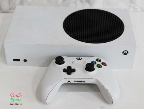 Microsoft - Xbox Series S 512GB SSD Console + 1 Controller