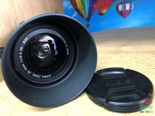 Sigma Zoom Wide Angle-Telephoto 28-70mm f/2.8-4 DG Lens [CANON MOUNT]