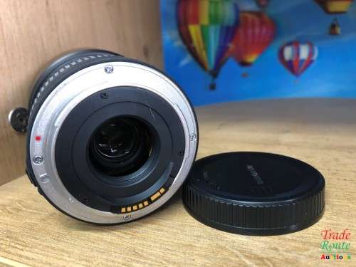Sigma Zoom Wide Angle-Telephoto 28-70mm f/2.8-4 DG Lens [CANON MOUNT]