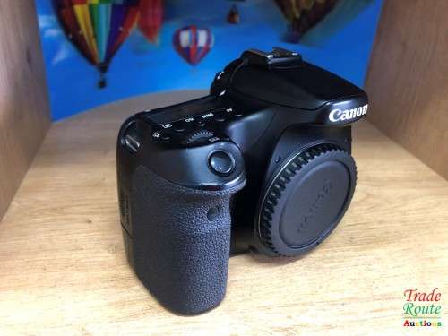 Canon EOS 70D DSLR CAMERA BODY *** 20.2 MP FULL HD