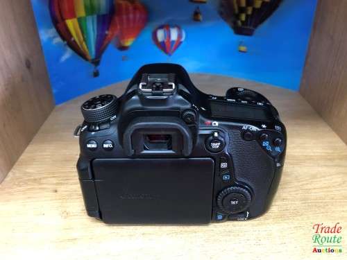 Canon EOS 70D DSLR CAMERA BODY *** 20.2 MP FULL HD