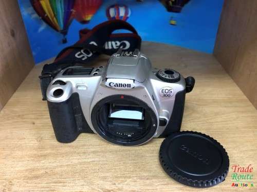 CANON EOS 300 FILM CAMERA [ NO BATTERY & FILM TO TEST - SOLD UNTESTED]