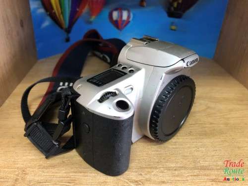 CANON EOS 300 FILM CAMERA [ NO BATTERY & FILM TO TEST - SOLD UNTESTED]