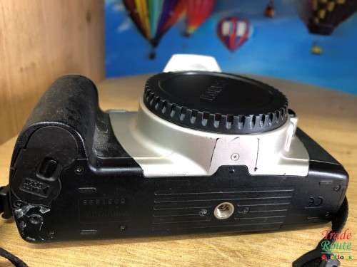 CANON EOS 300 FILM CAMERA [ NO BATTERY & FILM TO TEST - SOLD UNTESTED]