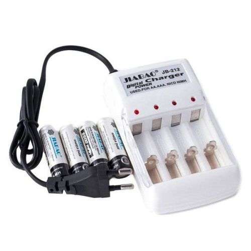 4 x AA Ni-Mh rechargeable batteries with AA/AAA power charger
