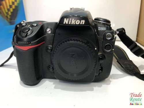 NIKON D300 DSLR CAMERA  (BODY ONLY) PROFESSIONAL CAMERA BODY [PLEASE READ]