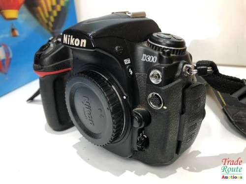 NIKON D300 DSLR CAMERA  (BODY ONLY) PROFESSIONAL CAMERA BODY [PLEASE READ]