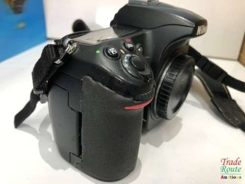 NIKON D300 DSLR CAMERA  (BODY ONLY) PROFESSIONAL CAMERA BODY [PLEASE READ]