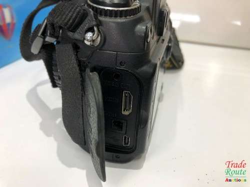 NIKON D300 DSLR CAMERA  (BODY ONLY) PROFESSIONAL CAMERA BODY [PLEASE READ]