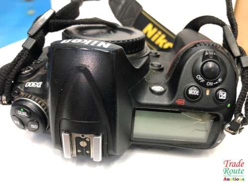 NIKON D300 DSLR CAMERA  (BODY ONLY) PROFESSIONAL CAMERA BODY [PLEASE READ]