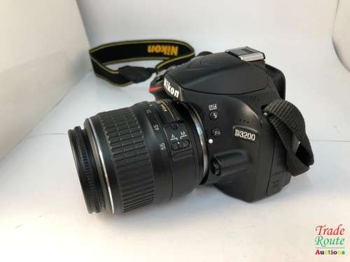 Nikon D3200 24.2 MP CMOS Digital SLR CAMERA 18-55mm f/3.5-5.6 AF-S DX NIKKOR Zoom Lens - 24.2 MP