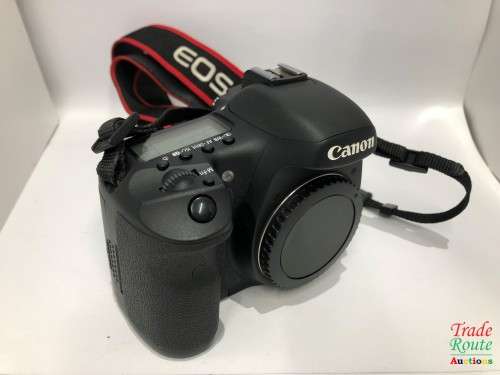 Canon 7D 18MP PROFESSIONAL Digital SLR Camera (BODY) - 18 Megapixels