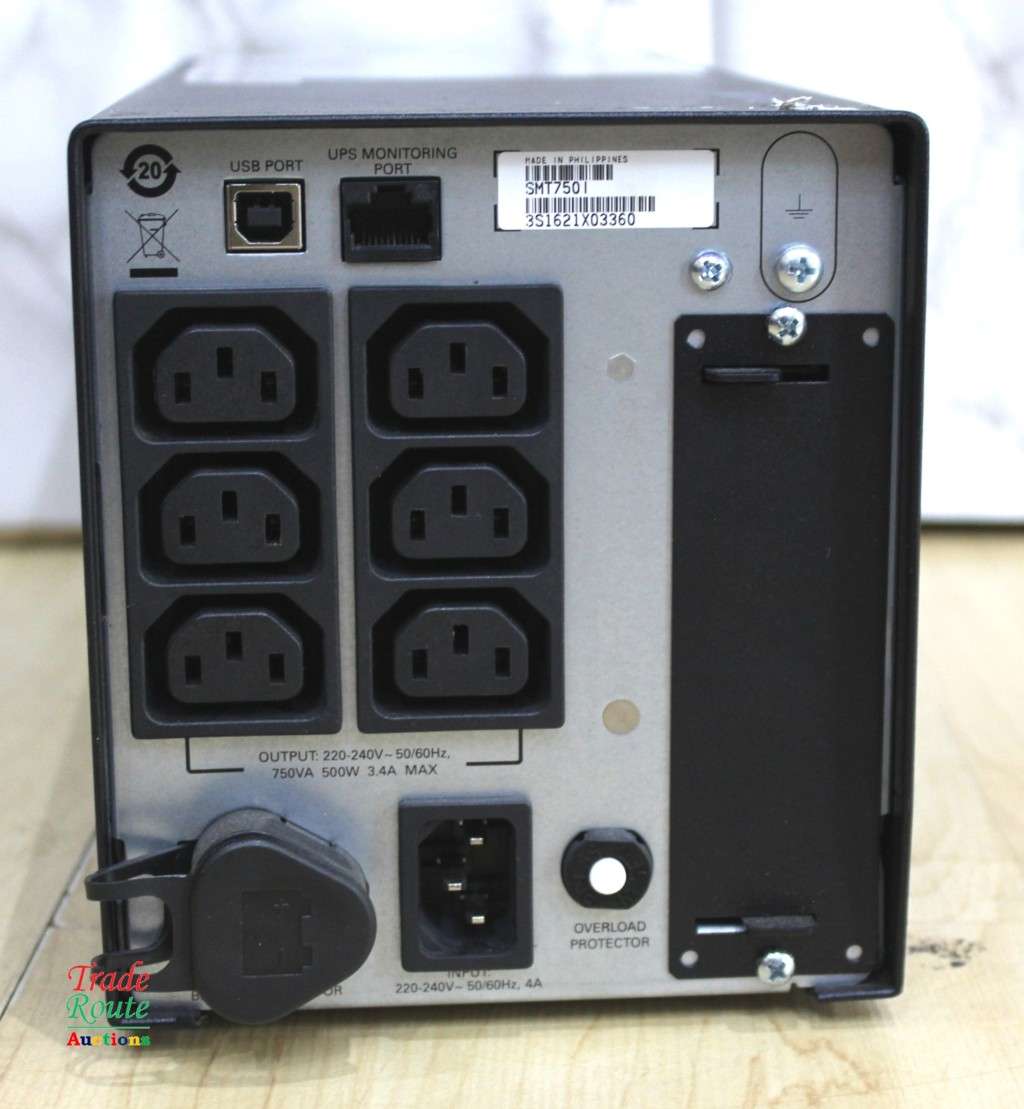 APC Smart-UPS 750 Powers on - Needs new Battery [ Salvage Stock ]