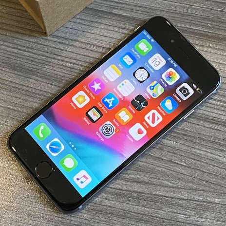 Apple iPhone 6 Space Grey (Pre Owned) outer screen cracked