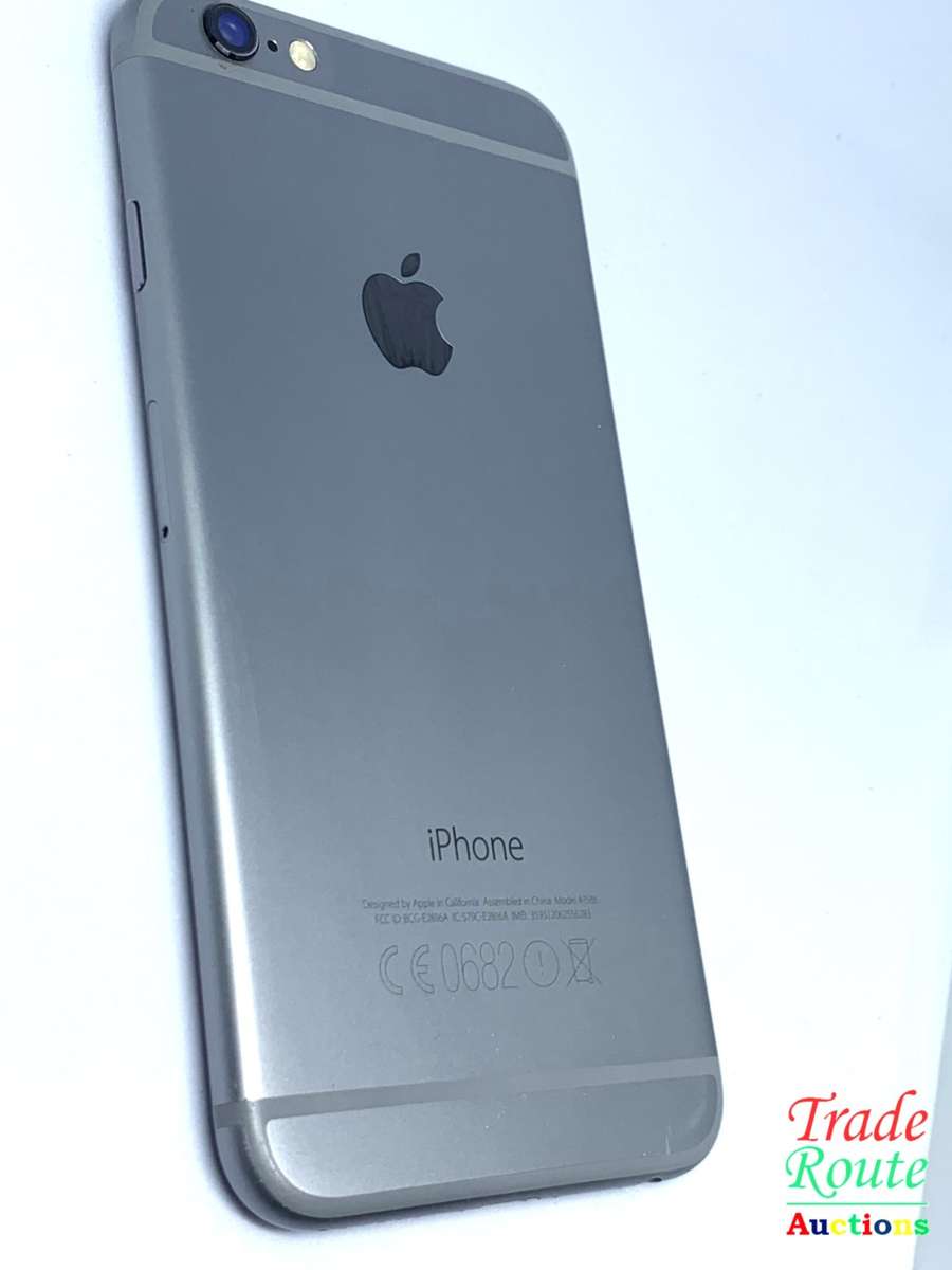 Apple iPhone 6 Space Grey (Pre Owned) SmartPhone (Marks on Screen)