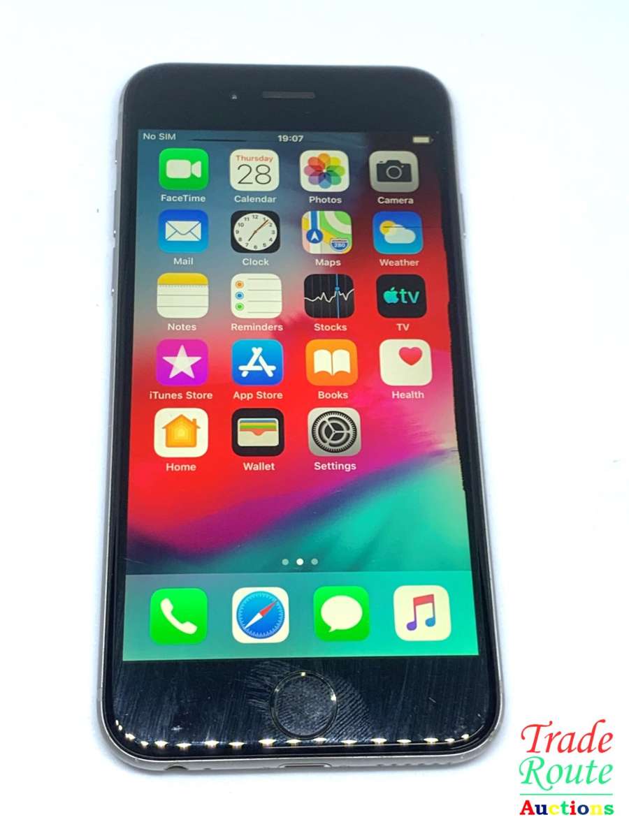 Apple iPhone 6 Space Grey (Pre Owned) SmartPhone (Marks on Screen)