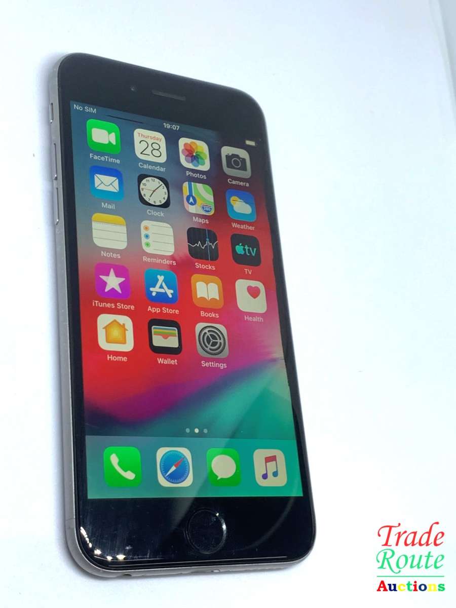 Apple iPhone 6 Space Grey (Pre Owned) SmartPhone (Marks on Screen)