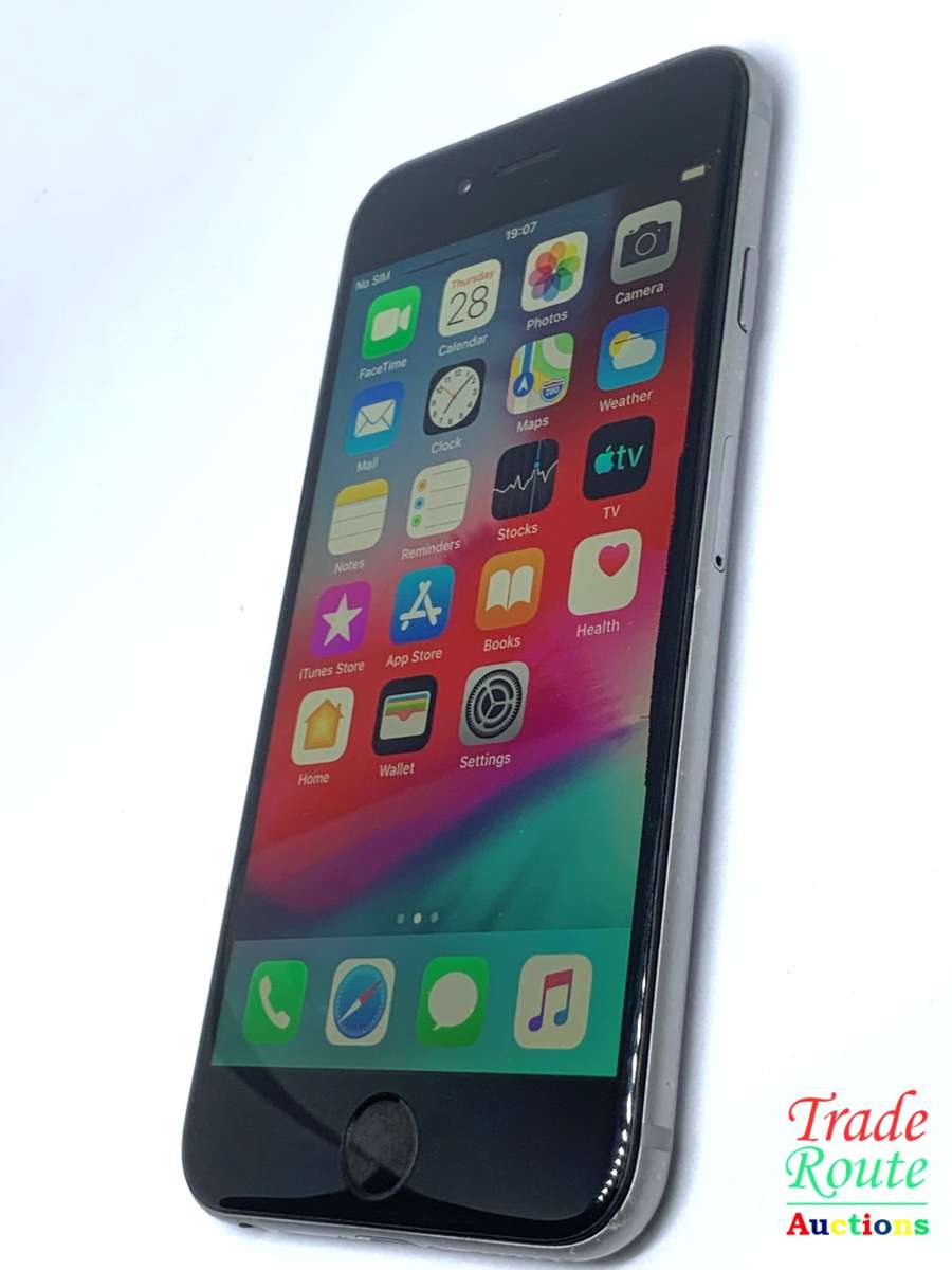 Apple iPhone 6 Space Grey (Pre Owned) SmartPhone (Marks on Screen)