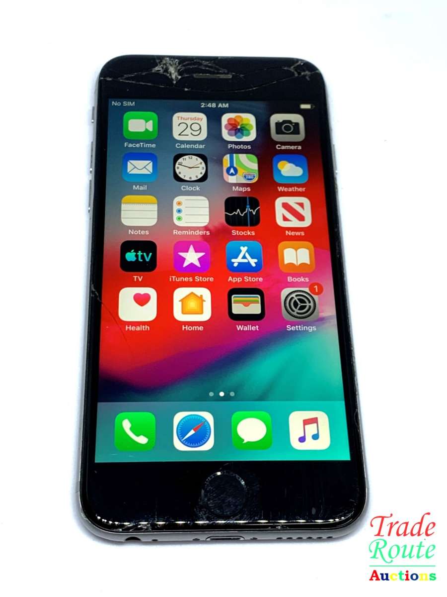 Apple iPhone 6 Space Grey (Pre Owned) outer screen cracked
