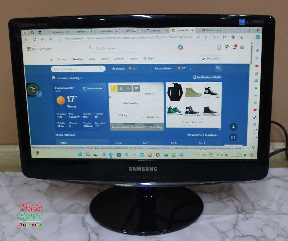 Samsung B1930N 18.5` Widescreen LCD Monitor (High Gloss Black)