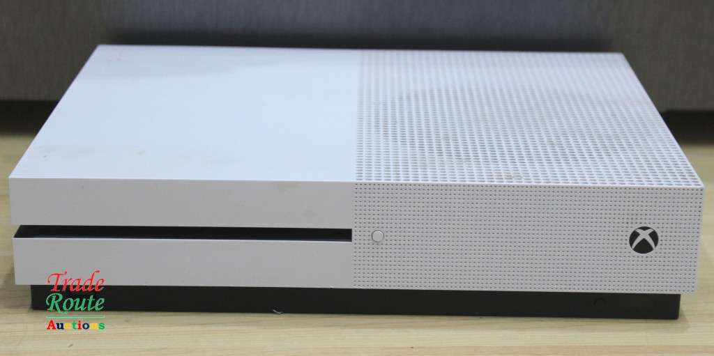 XBOX One S Console (WHITE) Model 1681 [ Salvage Stock for Spares/Repairs ]
