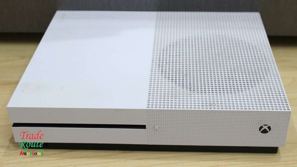 XBOX One S Console (WHITE) Model 1681 [ Salvage Stock for Spares/Repairs ]