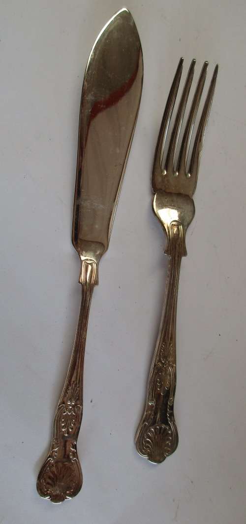 KINGS WARE PATTERN 6 FISH KNIVES AND FORKS WALKER AND HALL