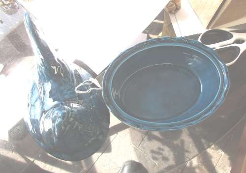 BLUE CERAMIC EGG HOLDER IN SHAPE OF A CHICKEN