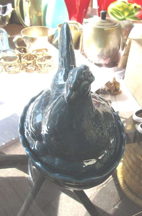 BLUE CERAMIC EGG HOLDER IN SHAPE OF A CHICKEN