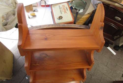 Small pine shelf 3 shelves