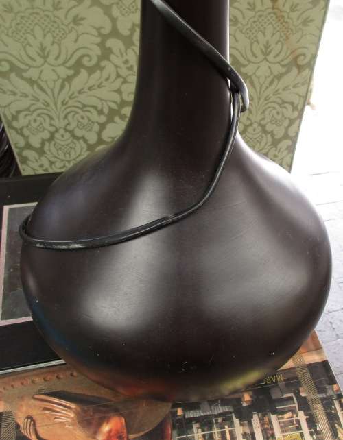 TALL BLACK CERAMIC LAMP