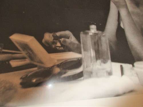 LOVELY BIG FRAMED PHOTO OF MARILYN MONROE BACKSTAGE