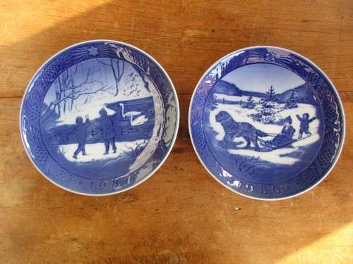 TWO ROYAL COPENHAGEN DISPLAY PLATES CHRISTMAS HOLIDAYS AND WINTERBIRDS