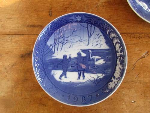 TWO ROYAL COPENHAGEN DISPLAY PLATES CHRISTMAS HOLIDAYS AND WINTERBIRDS